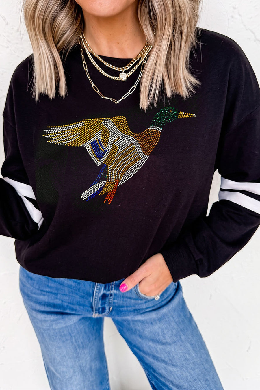 Black sweatshirt with hip-length and pullover
