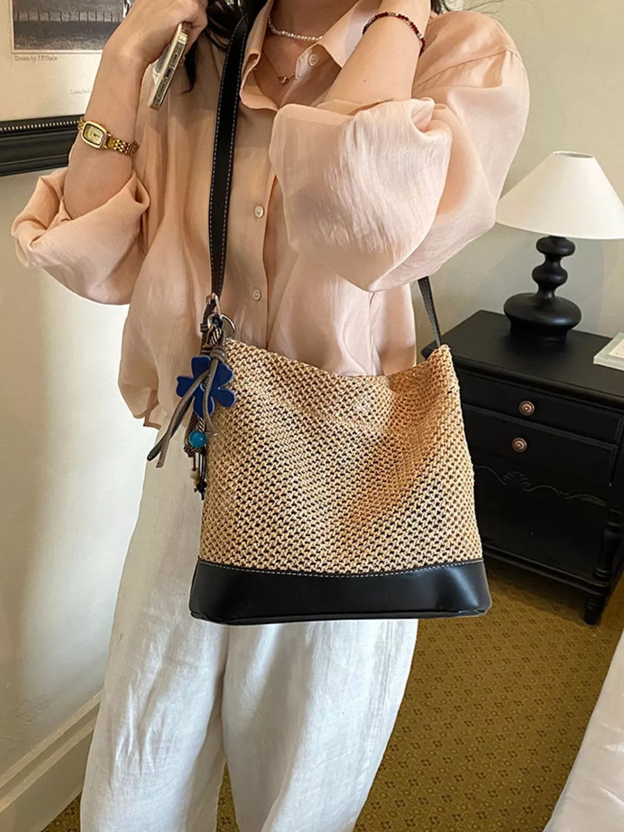 shoulder bag in Camel with woven and woven texture