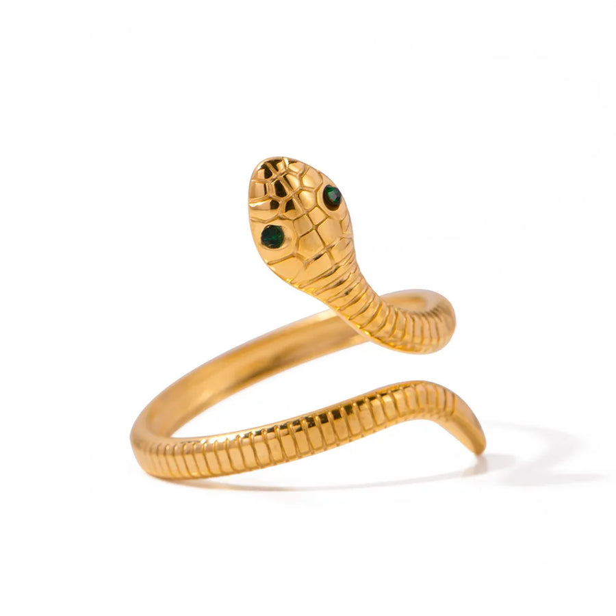18K Gold ring in gold with fitted silhouette
