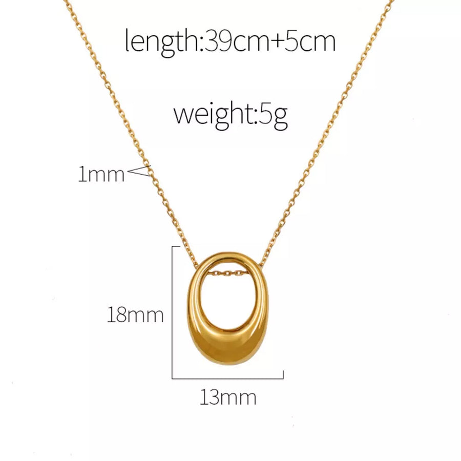 18k Gold-plated Oval Pendant Necklace in Gold