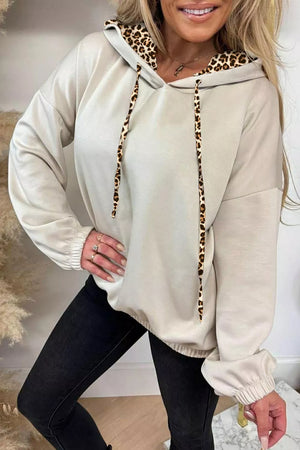 light beige pullover hoodie with leopard-print and hooded