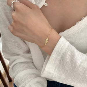 bracelet in silver with adjustable length and wrist-length