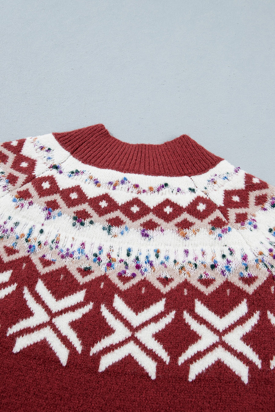 Burgundy regular pullover sweater with round neck