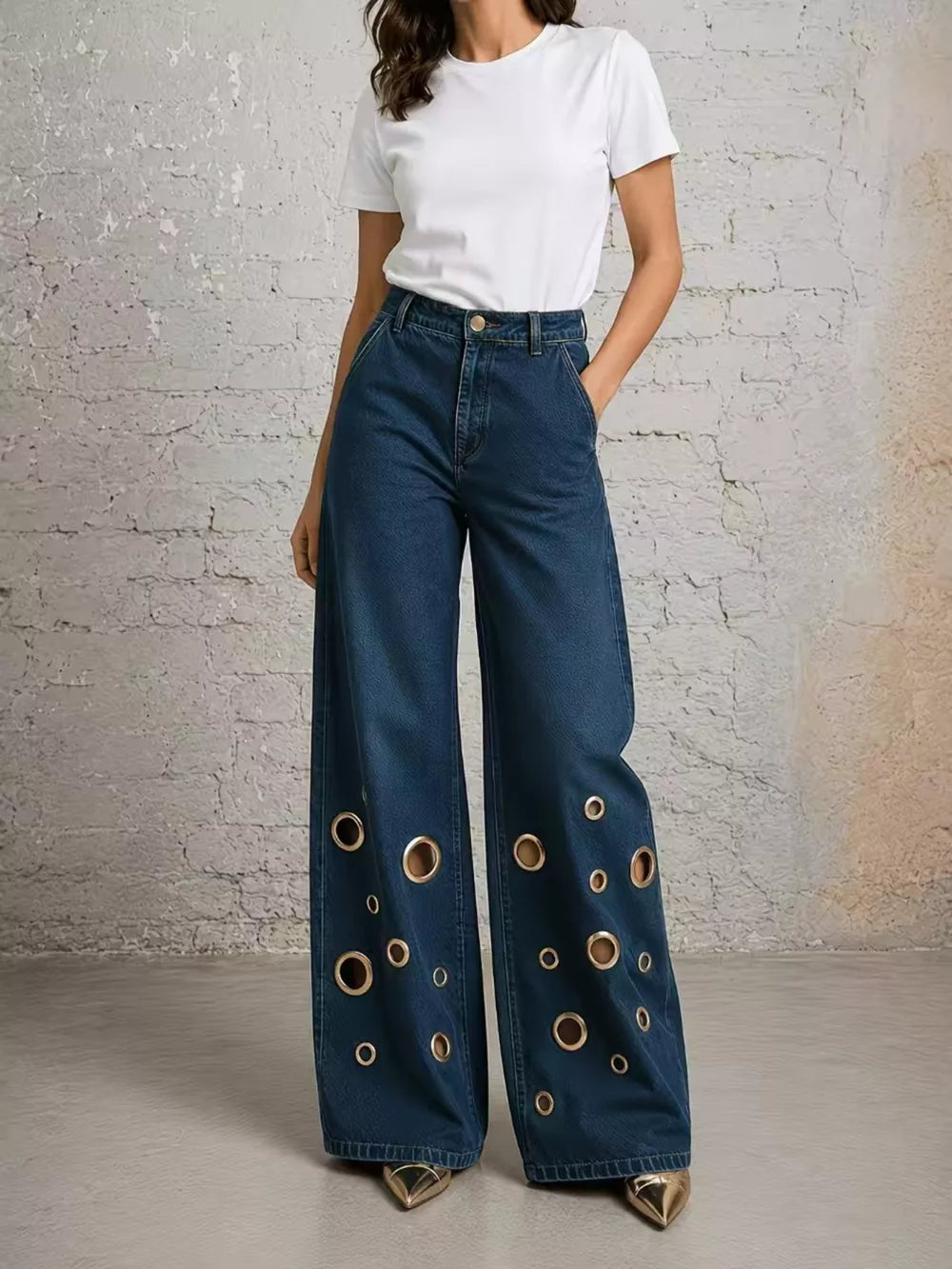 wide-leg jeans in dark blue featuring eyelet and wide-leg fit
