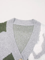 cardigan in light gray with camo and buttoned