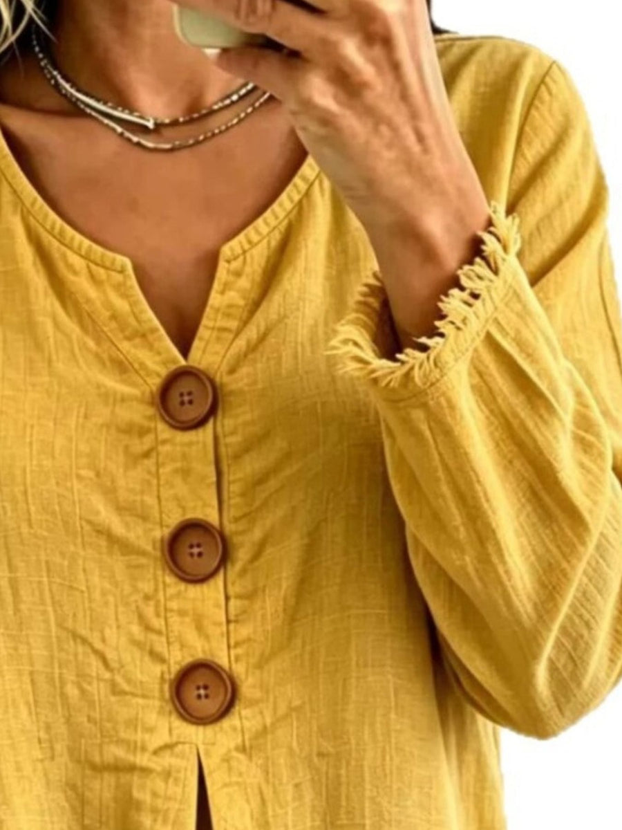 blouse in Navy with buttoned and hip-length