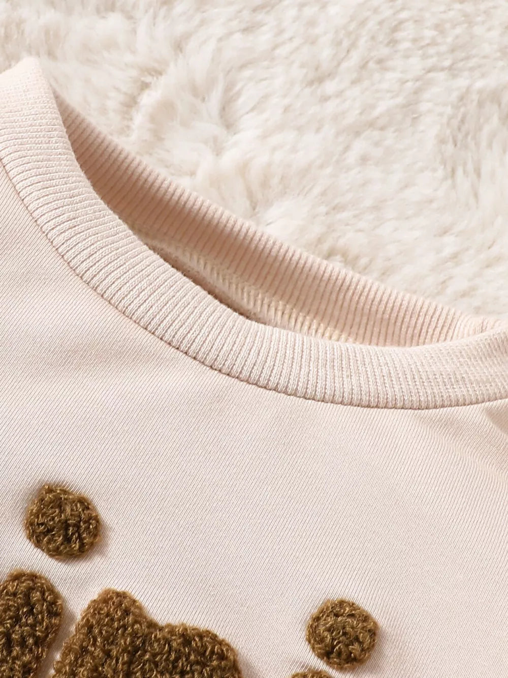 Crew-neck Graphic Long-sleeve Pants in Ivory White