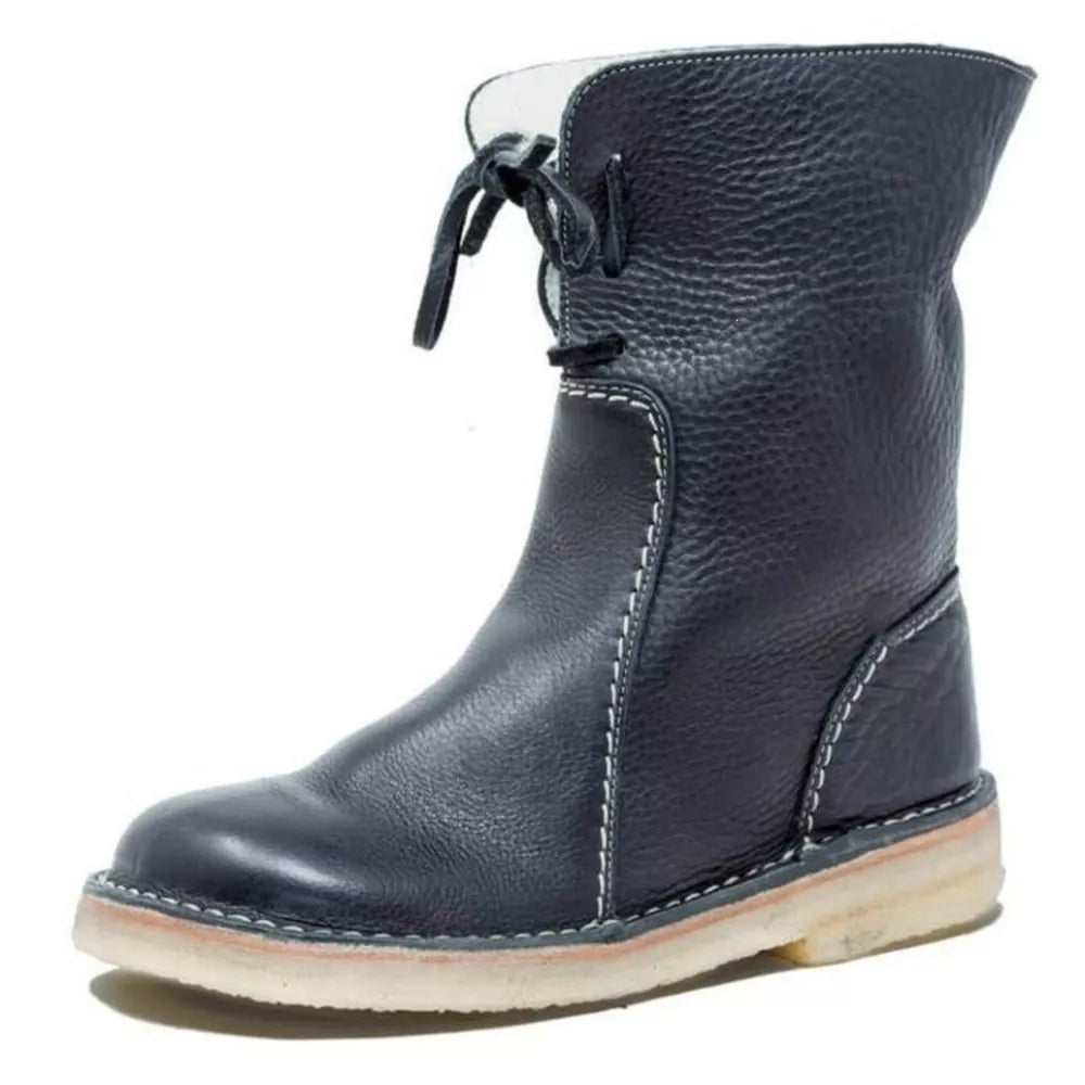 boots in black featuring round toe and regular fit
