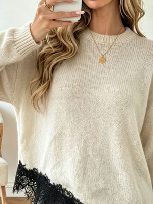 classic pullover sweater in Off-white with crew neck