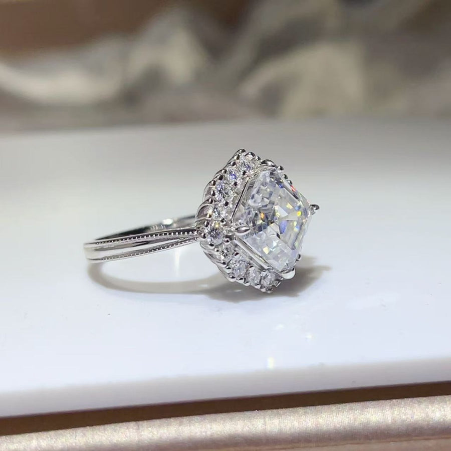 3 Carat Moissanite 925 Sterling Silver Ring in clear with halo setting