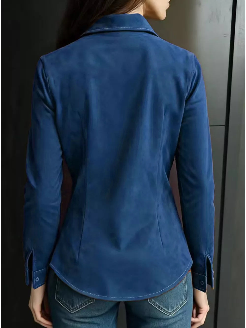 95%polyester, 5%spandex Care instructions: Machine wash cold button-up shirt in Peacock Blue with slim silhouette