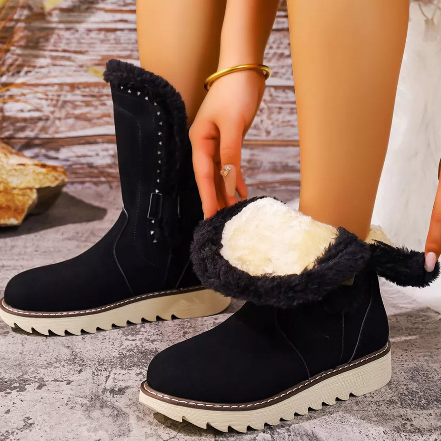 Black boots with mid-calf and slip-on