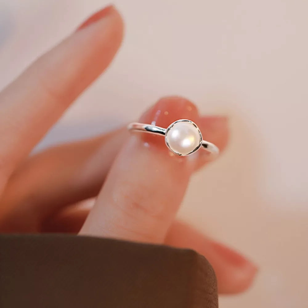 ring in silver featuring freshwater pearl and n/a fit