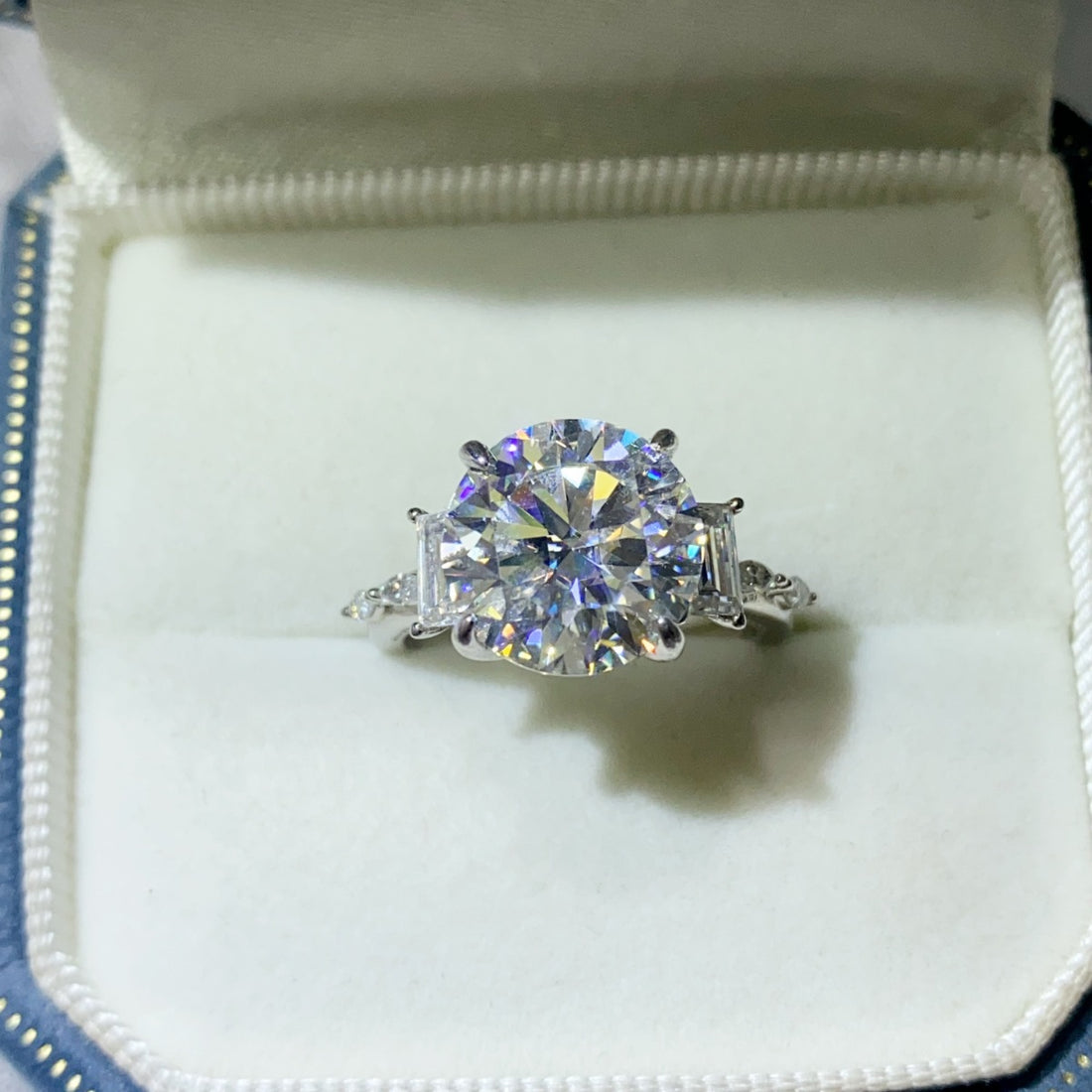 ring in silver featuring 8 carat moissanite and classic fit