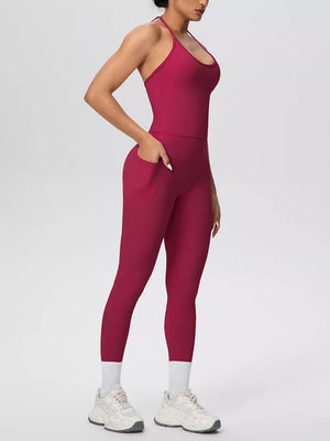 activewear in ivory with pocketed and cropped, full-length