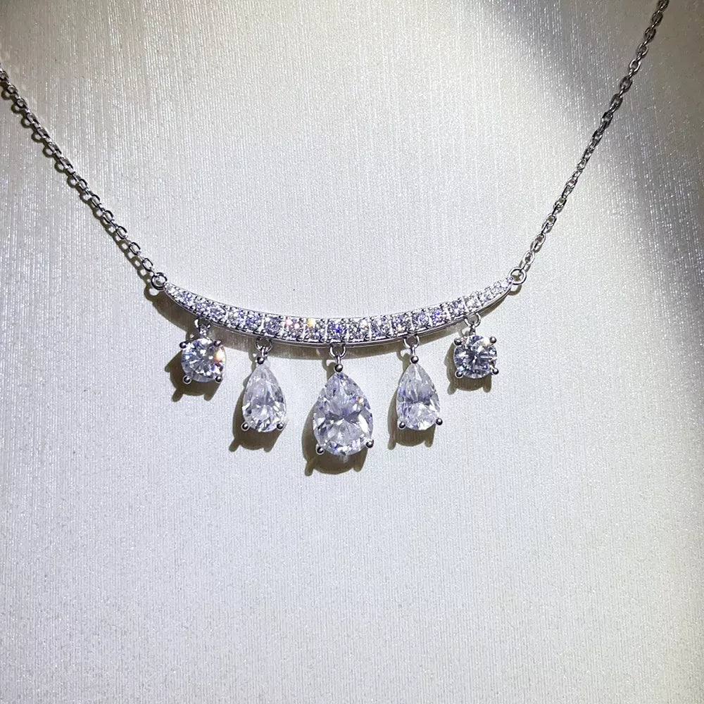 necklace in silver featuring teardrop pendants and straight fit
