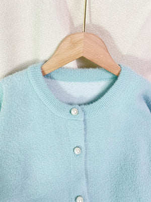 olive green cardigan with stretchy and long sleeve
