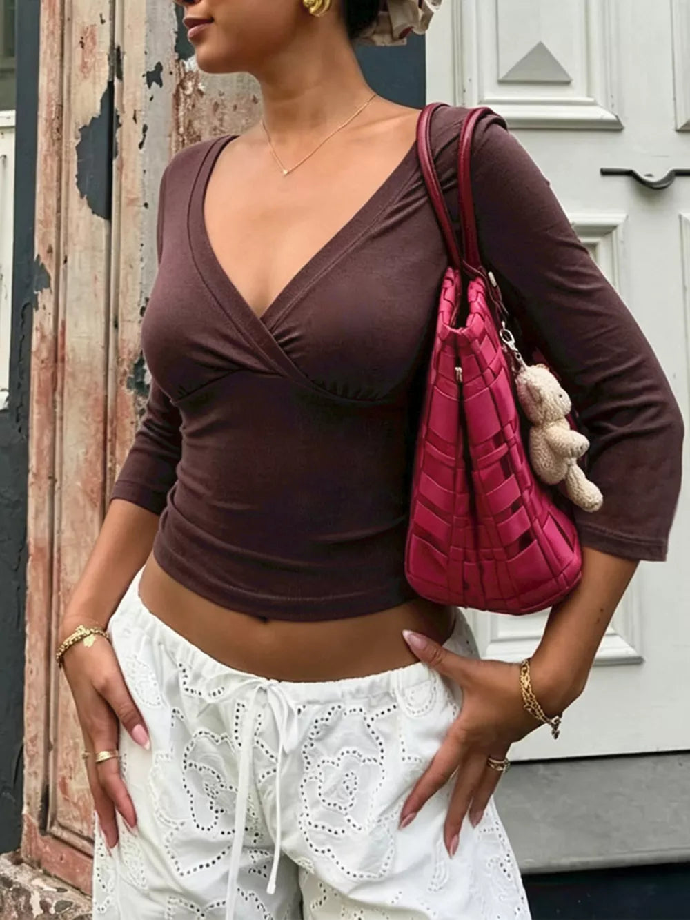 t-shirt in chocolate brown featuring basic style and slim fit
