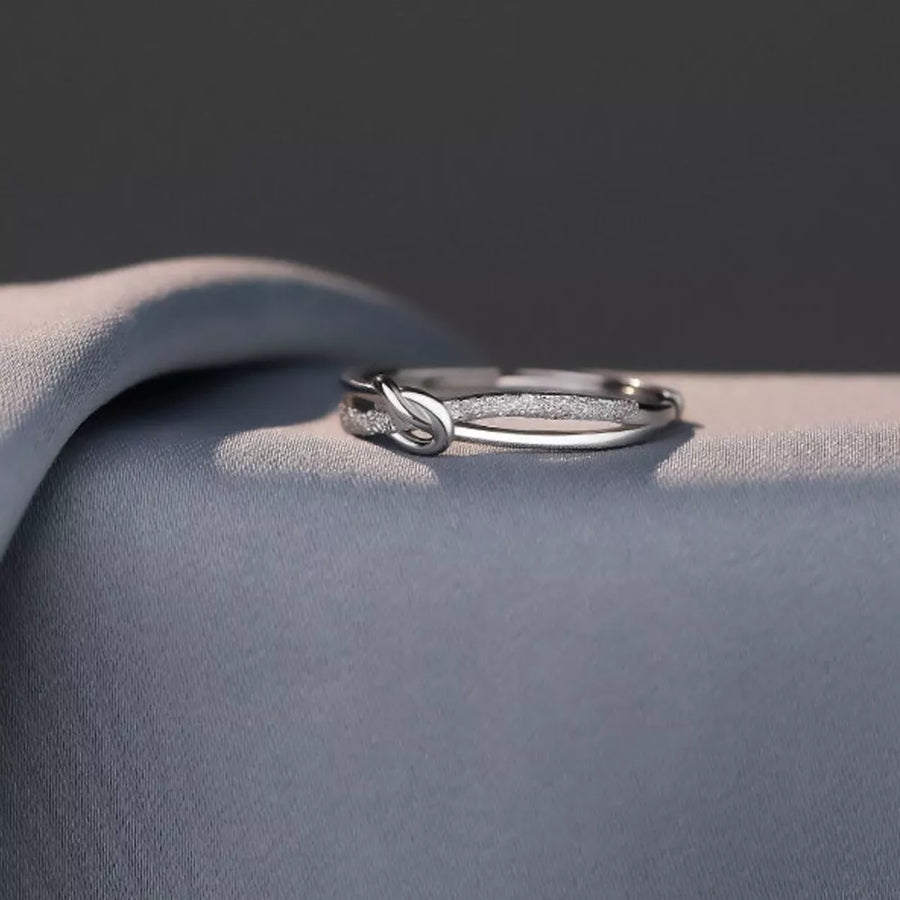 Silver with ring with knot detail 10