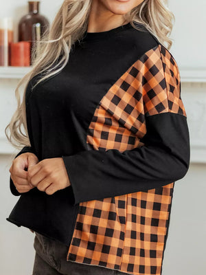 black t-shirt with hip-length and pullover