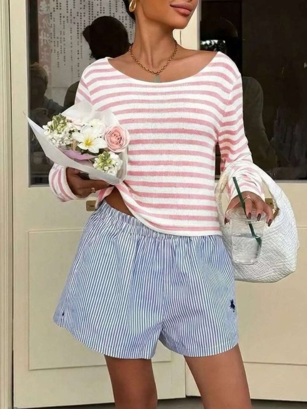 t-shirt in ivory with stretch and hip-length