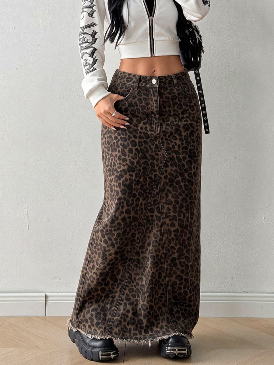 maxi skirt in Leopard with leopard and raw hem