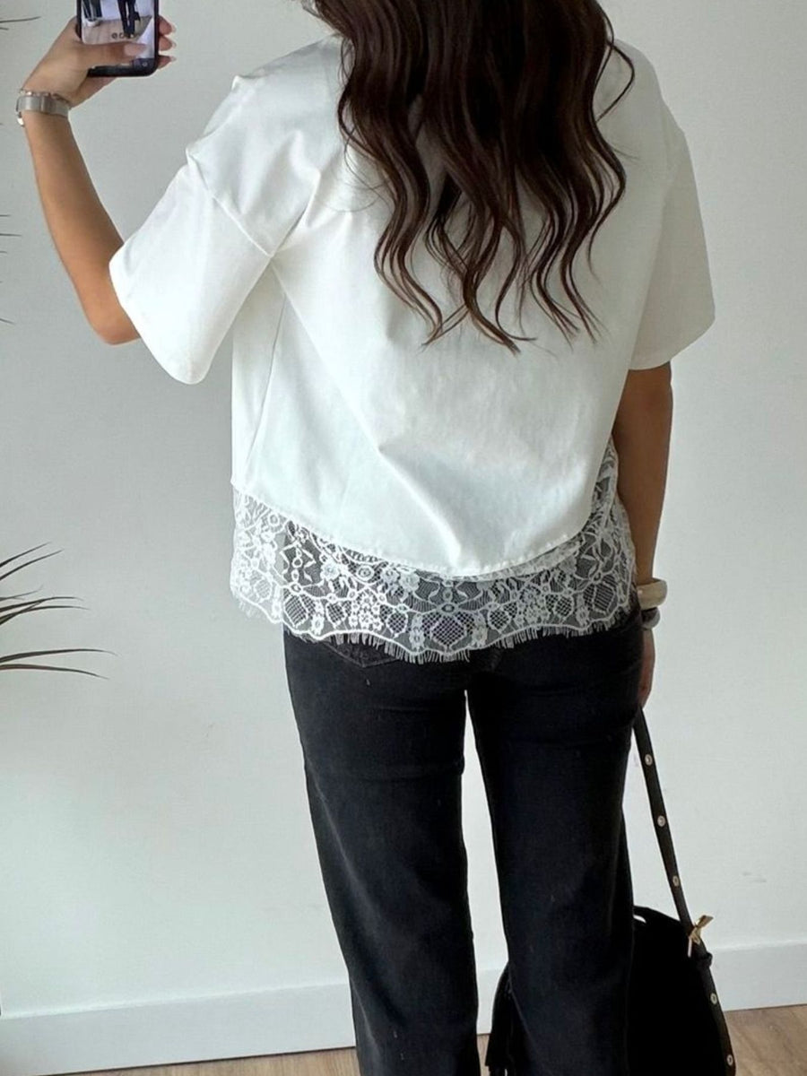 t-shirt in Black with floral-lace and lace hem