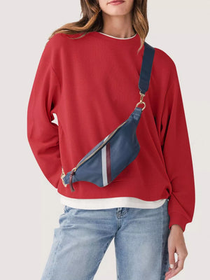 minimalist sweatshirt in red with crew neck