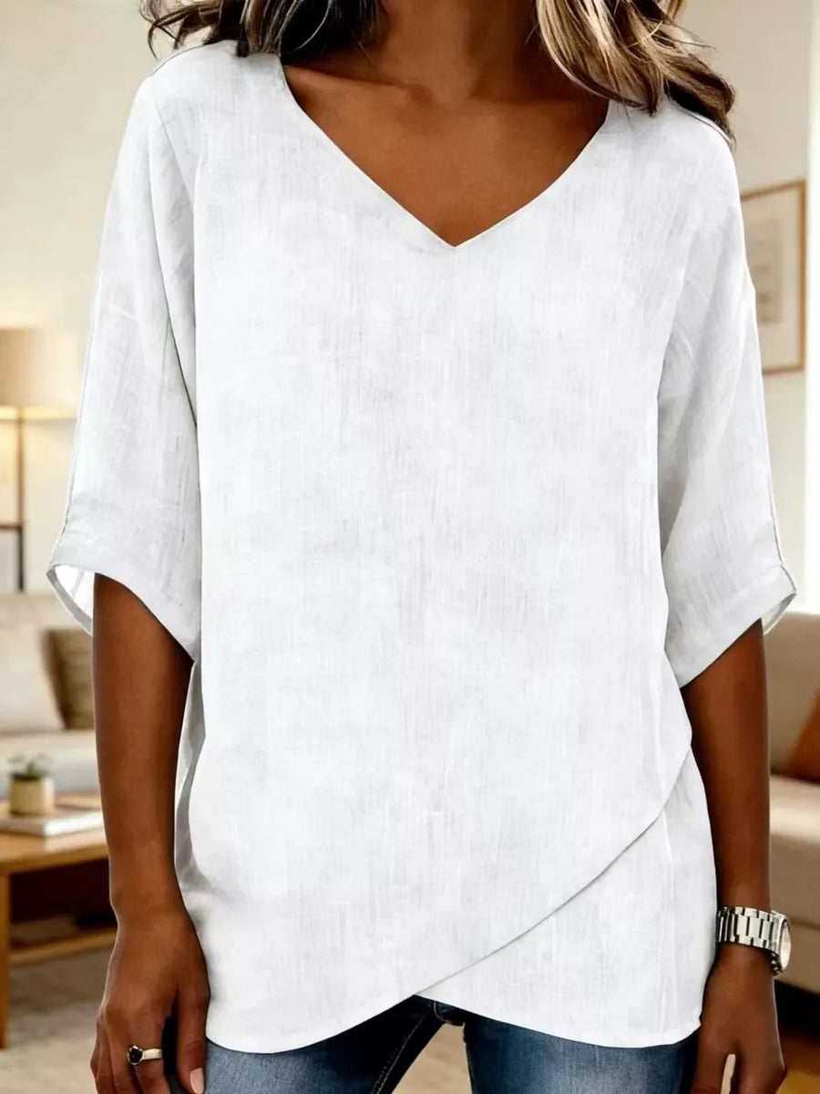 V-neck Casual T-shirt in Black