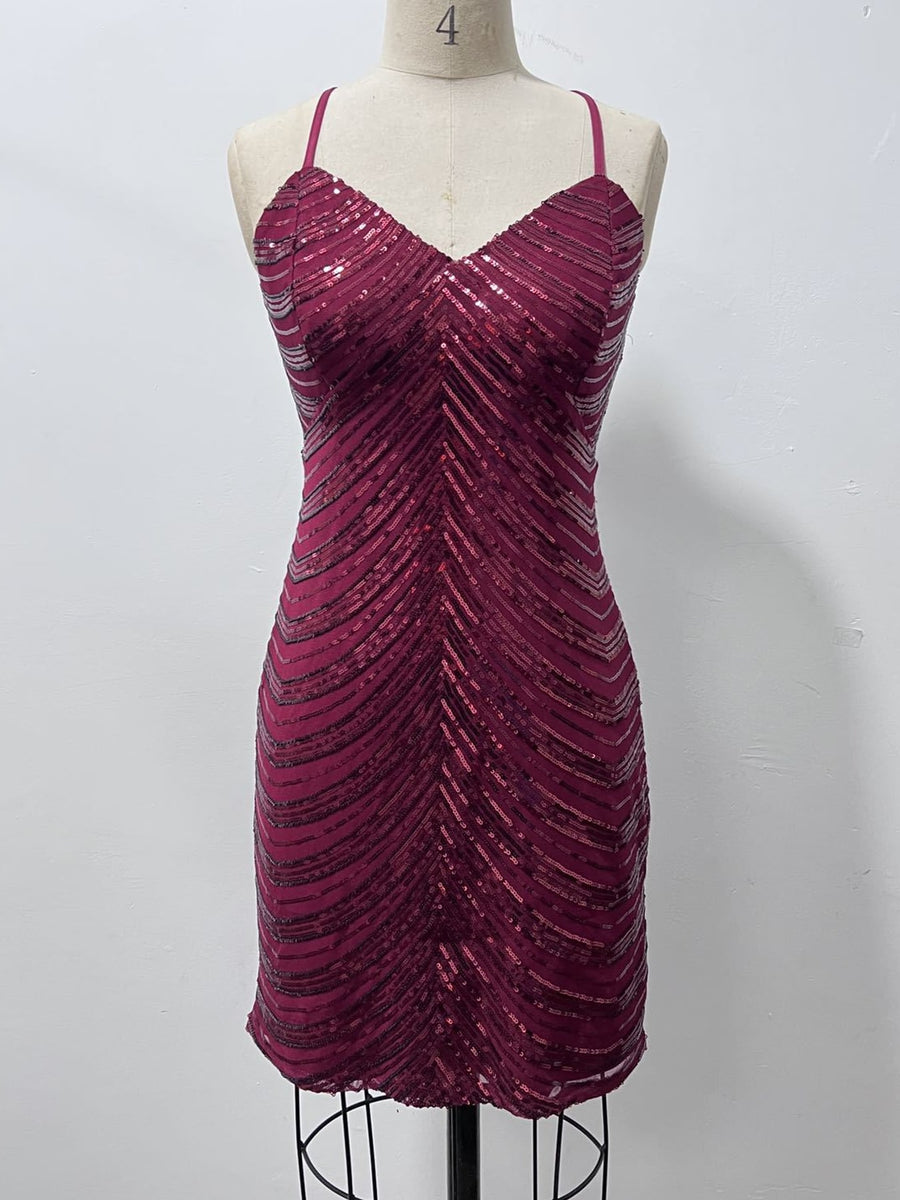 bodycon dress in Pink with deep v-neck and spaghetti strap