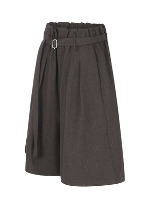 95%cotton,5%spandex Care instructions: Machine wash cold capris in Black with wide-leg silhouette