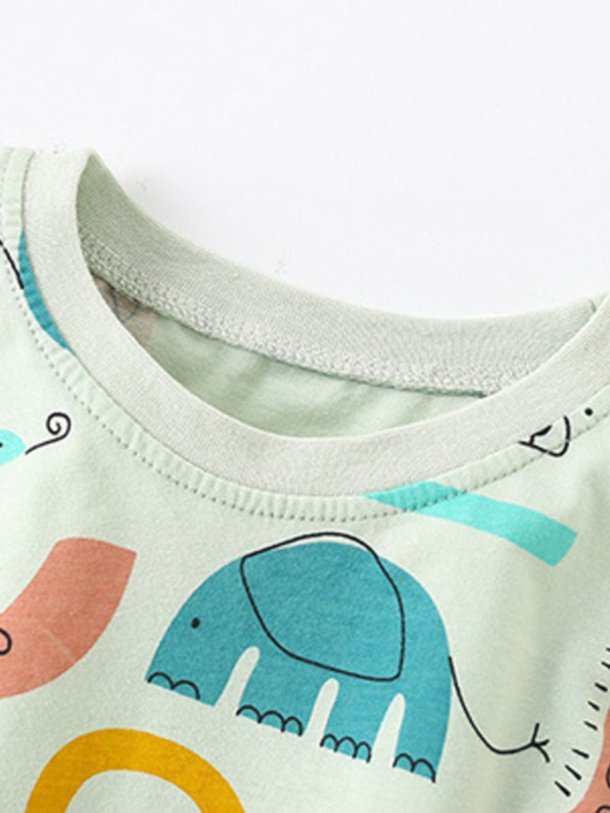 Baby cotton pajama top with cartoon elephant print and crew neck