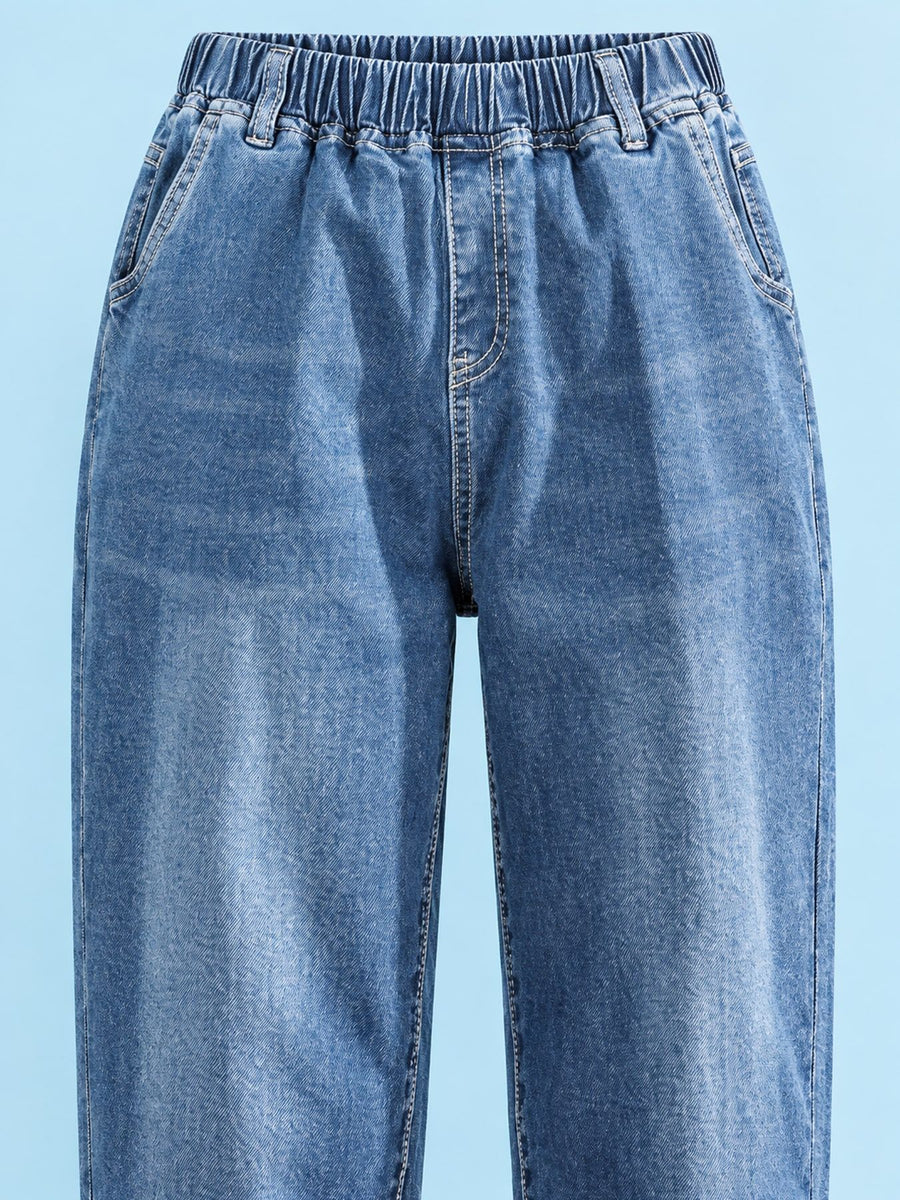 Cotton content is at least 80% but less than 90%, with acetate content below 30% jeans in medium wash denim with relaxed