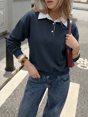classic sweatshirt in Navy with collared