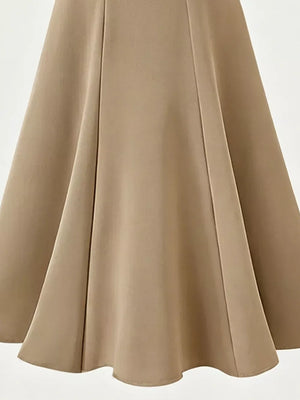 A-line Midi Skirt With Elastic Waistband in Black