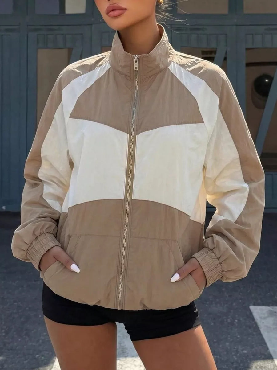 athleisure windbreaker in Green with collared