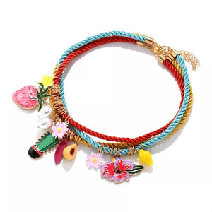 necklace in red with 3-piece design and short