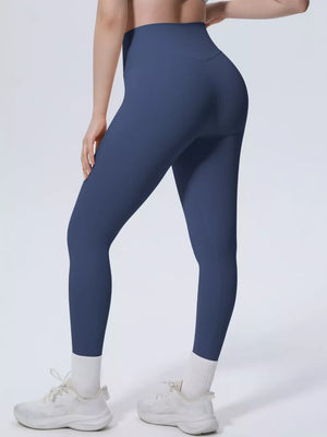 High-waisted Seamless Active Leggings in Brown with buttery-soft
