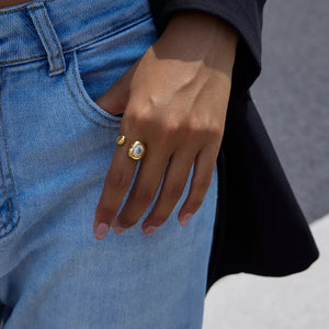 18k Gold-plated Rhinestone Open Ring in gold with adjustable