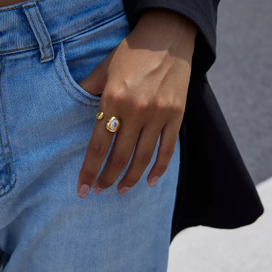 18k Gold-plated Rhinestone Open Ring in gold with adjustable