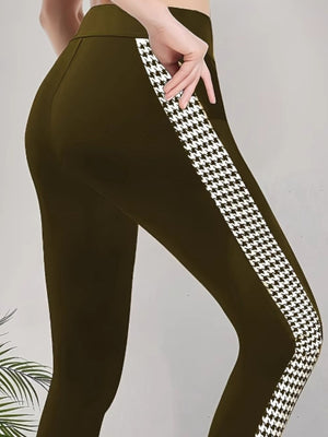 leggings in Black with houndstooth and high-waisted