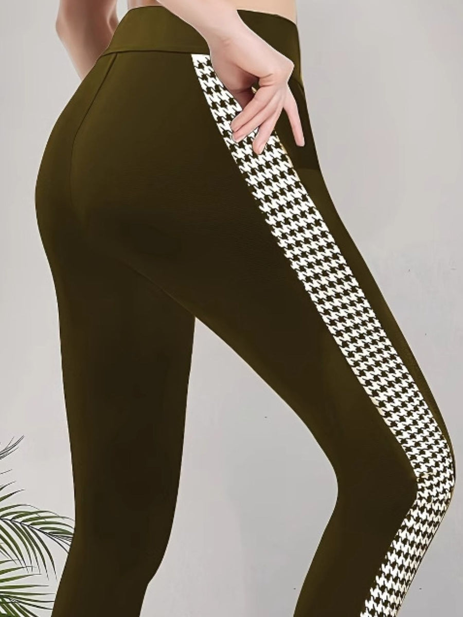 leggings in Black with houndstooth and high-waisted