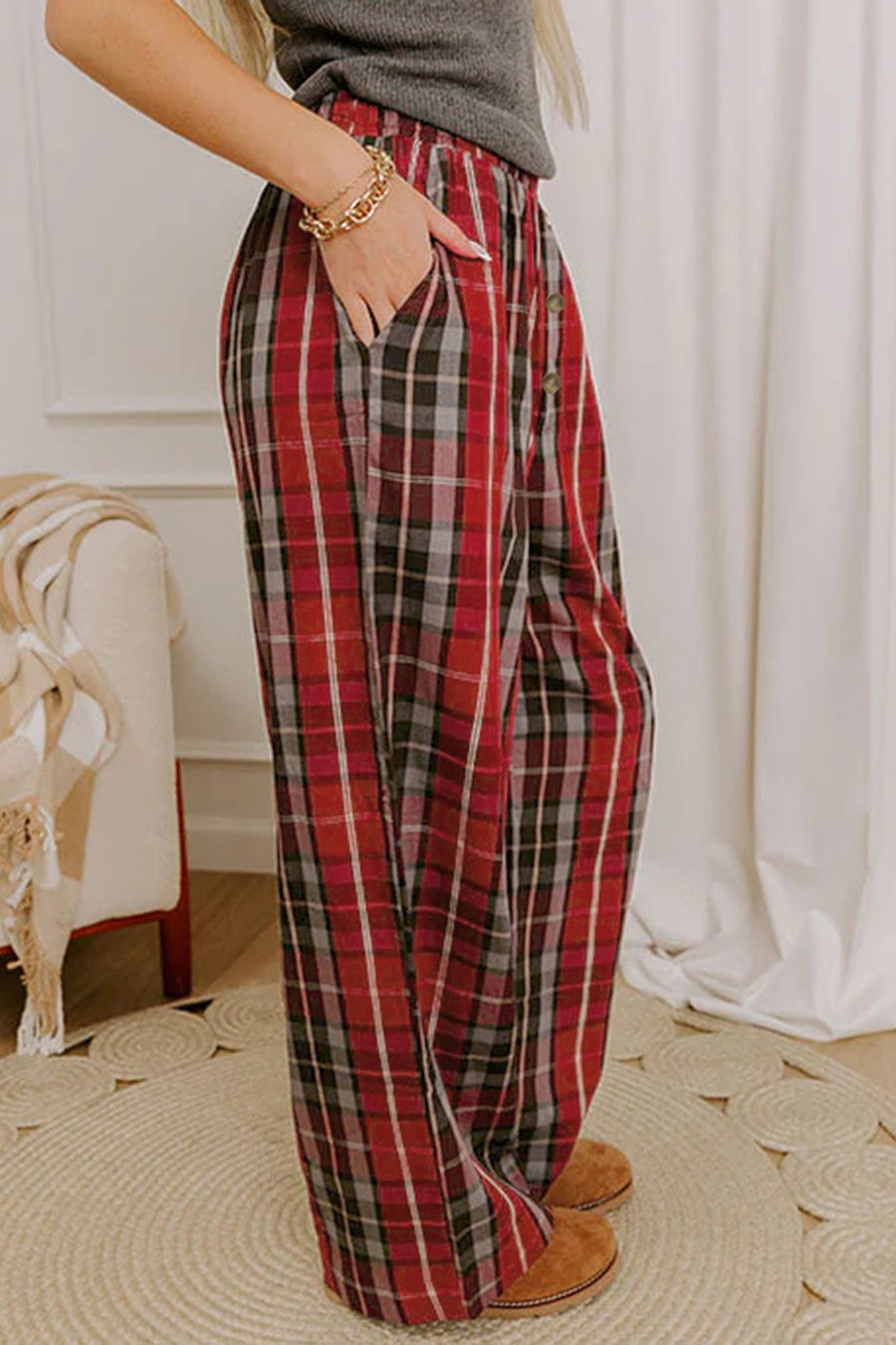 Burgundy pants with full-length and elastic