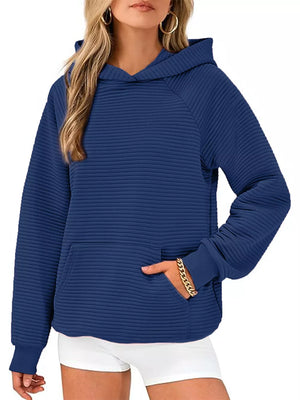 Texture Kangaroo Pocket Raglan Sleeve Hoodie in Deep Rose
