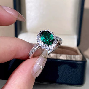 emerald green ring with n/a and n/a