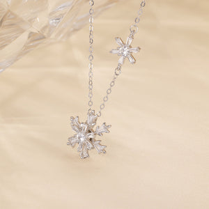 Silver necklace with 15.7 inches and clasp