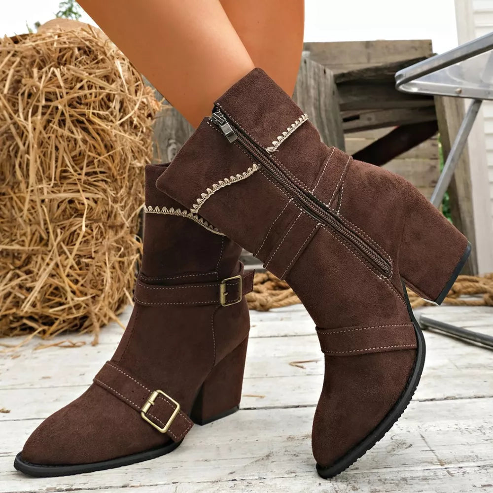 boots in dark brown with point toe and ankle-length