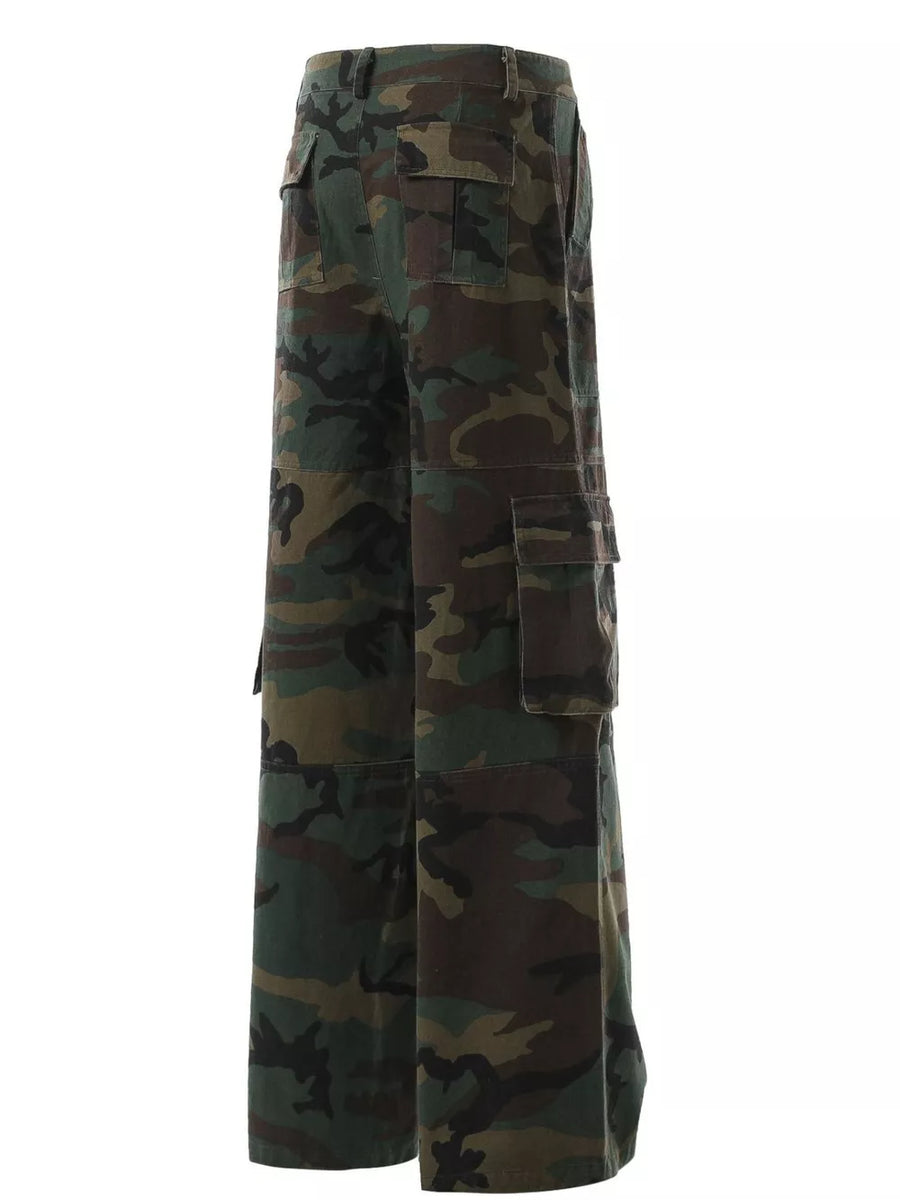 Men's cargo pants with bold camouflage print, featuring multiple cargo pockets and belt loops.