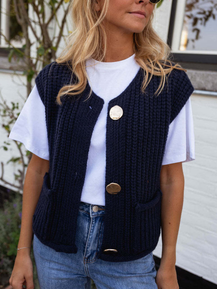 sweater vest in navy blue featuring ribbed and regular fit