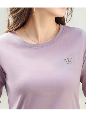 t-shirt in lavender featuring embroidered and regular fit